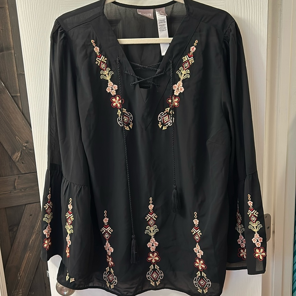 Chicos sz. 3 sheer black embroidered top